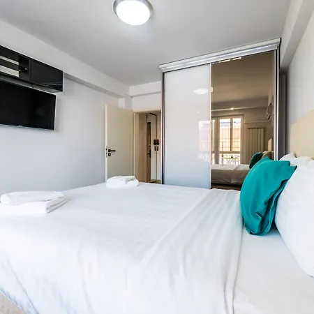 Modern - Romana Square *