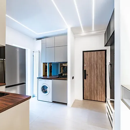 Modern - Romana Square Apartment *