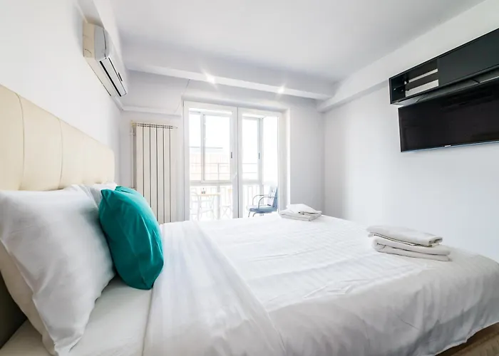 Modern - Romana Square *