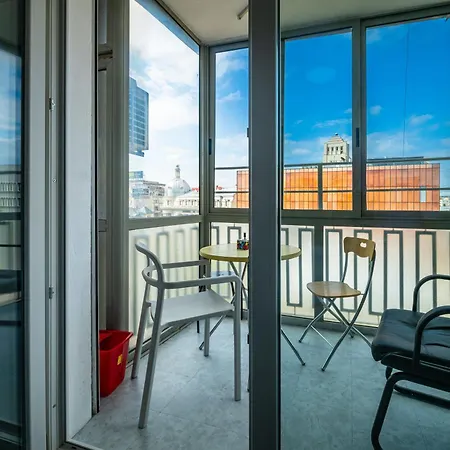 Modern - Romana Square