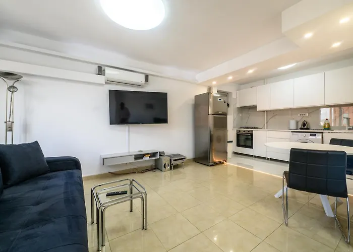 Modern - Romana Square *