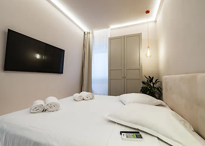 Modern - Romana Square