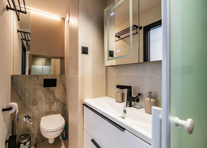 Modern - Romana Square *